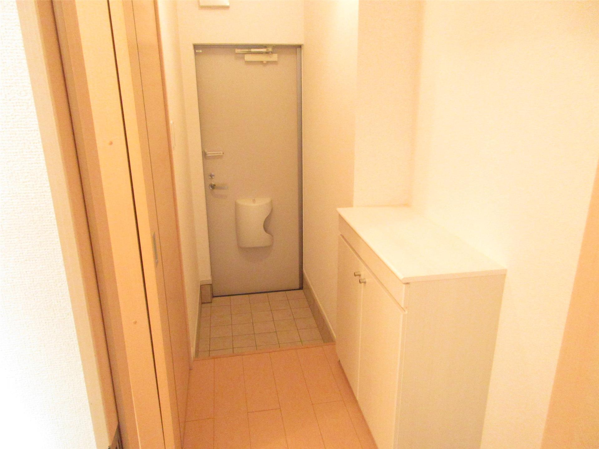 玄関　104号写真