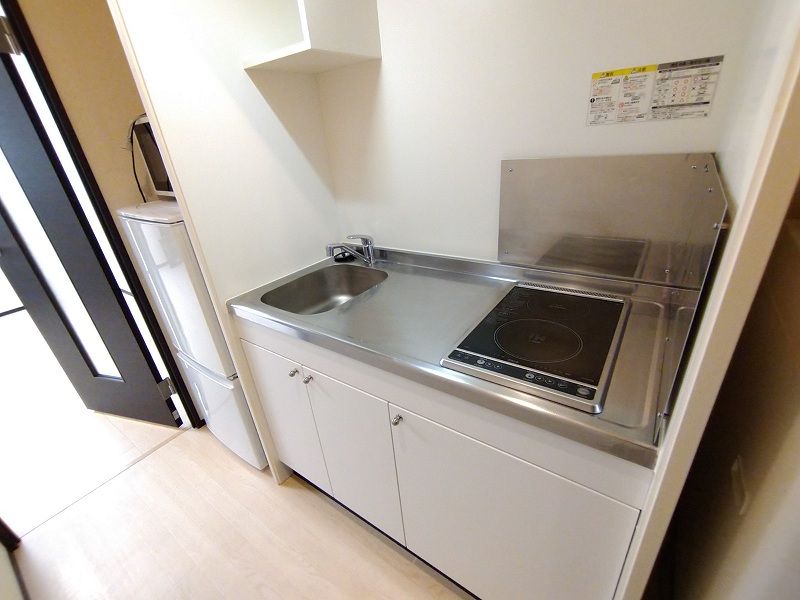 キッチン　仕様・設備は現況と異なる場合があります。現況優先。