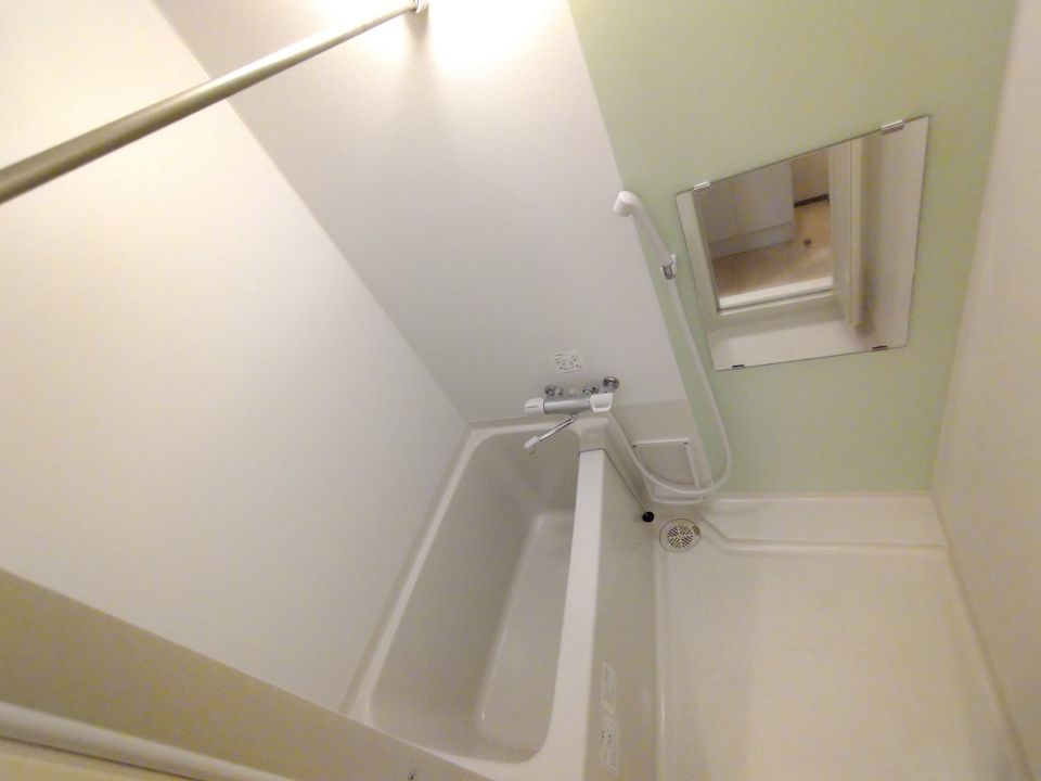 バス・シャワールーム　仕様・設備は現況と異なる場合があります。現況優先。