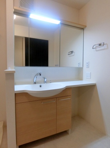 洗面設備　大型洗面台付き