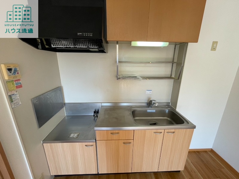 キッチン　※写真は別号室です