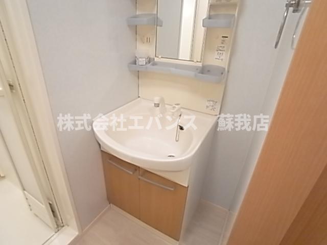 洗面設備　独立洗面台です