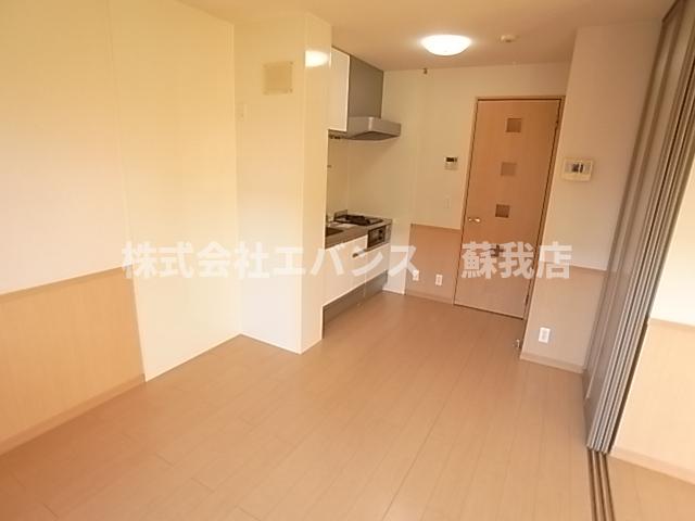 居室・リビング　こちらの居間で趣味の時間をお楽しみください