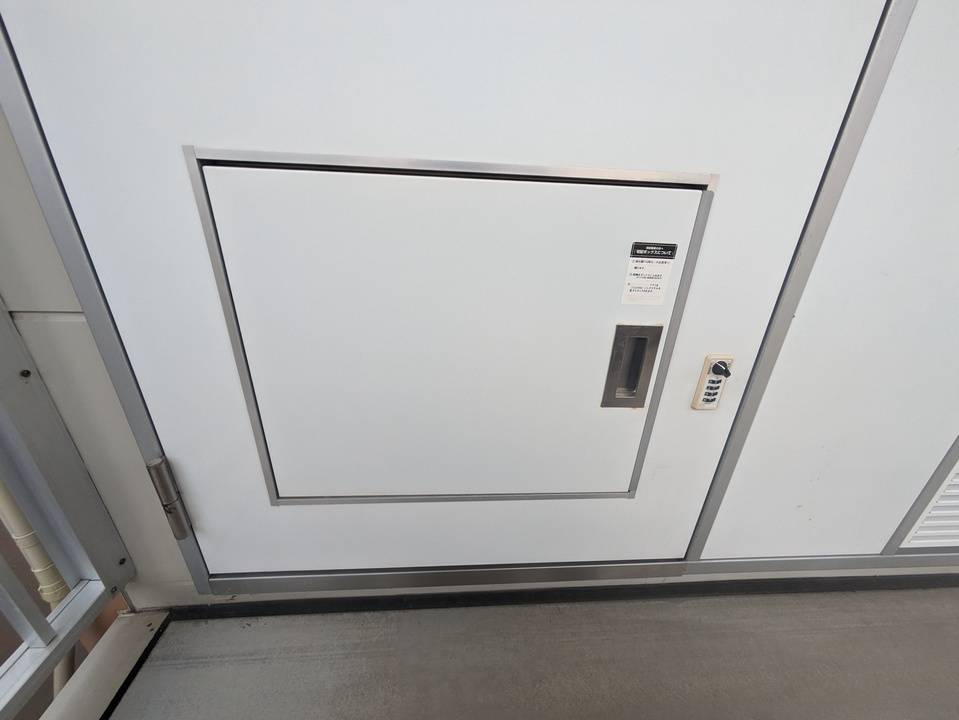 エントランス　宅配ボックス