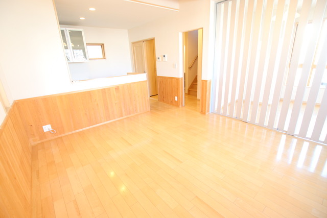 居室・リビング　２面採光、エアコン付きのＬＤＫ１４．３帖