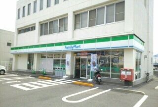コンビニ　ファミリーマート高松香西東店様（コンビニ）まで570m