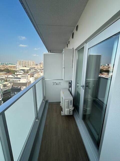 バルコニー　バルコニーがあるので洗濯物を太陽の下で干すことができます♪