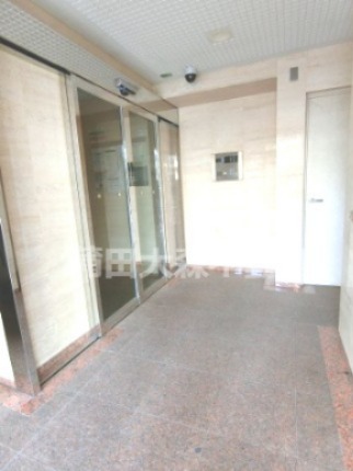 エントランス　防犯カメラ　TVモニター付オートロック　エントランス　宅配B