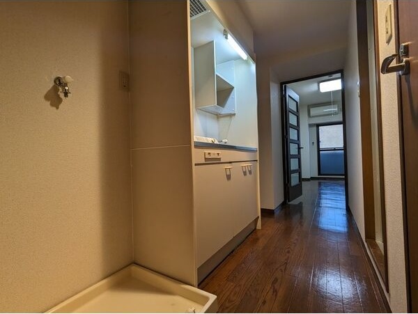 キッチン　※写真は同じマンションの違う部屋のものになります。