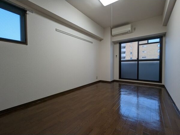 居室・リビング　※写真は同じマンションの違う部屋のものになります。