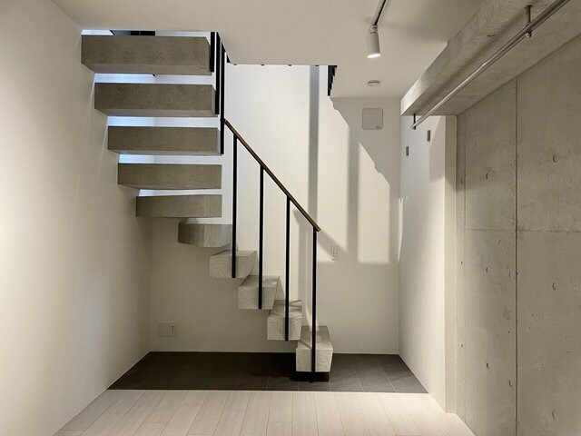 その他　写真は別棟1階の反転間取り別部屋のものです