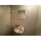 洗面設備　洋室内に洗面台あり！