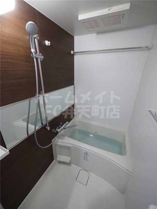 バス・シャワールーム　コンパクトで使いやすいお風呂です