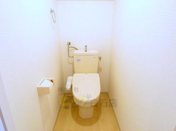 トイレ　ウォシュレット完備です♪