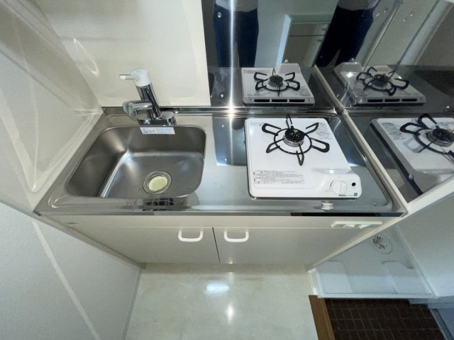 キッチン　コンパクトなキッチンで掃除もラクラク