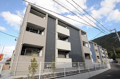 建物外観　☆★ バルコニー南向き！お部屋も明るいですヨ♪ ★☆