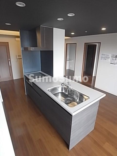 キッチン　コンパクトなキッチンで掃除もラクラク