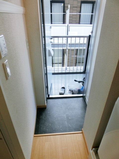 玄関　シューズＢＯＸ付の玄関。