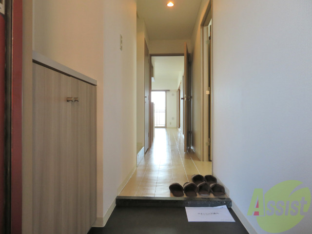 玄関　玄関からの様子を撮影してみました。動線になります。