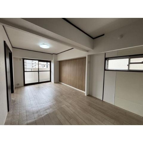 居室・リビング　室内