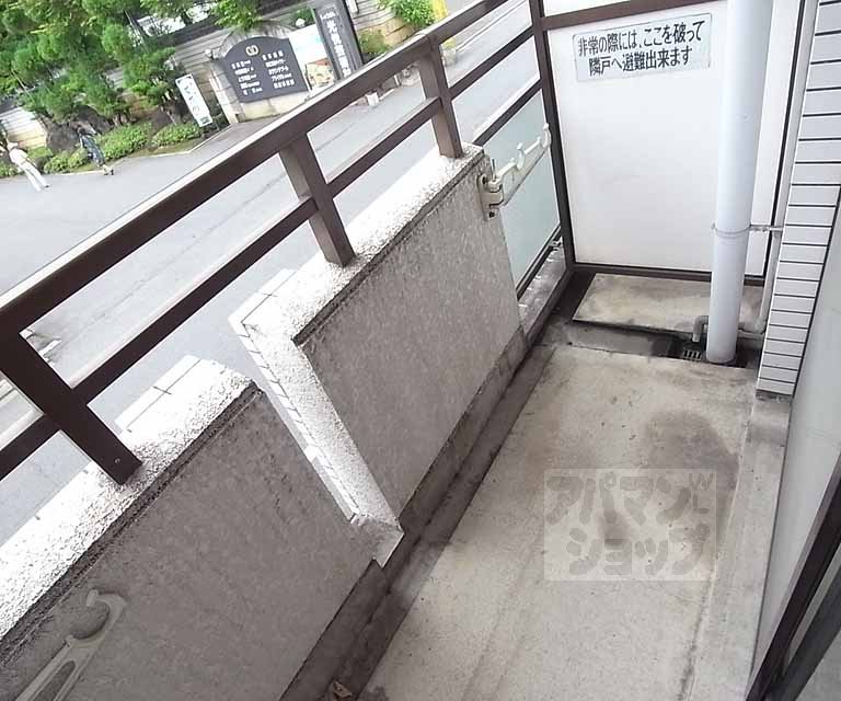 バルコニー　広々としたベランダスペース