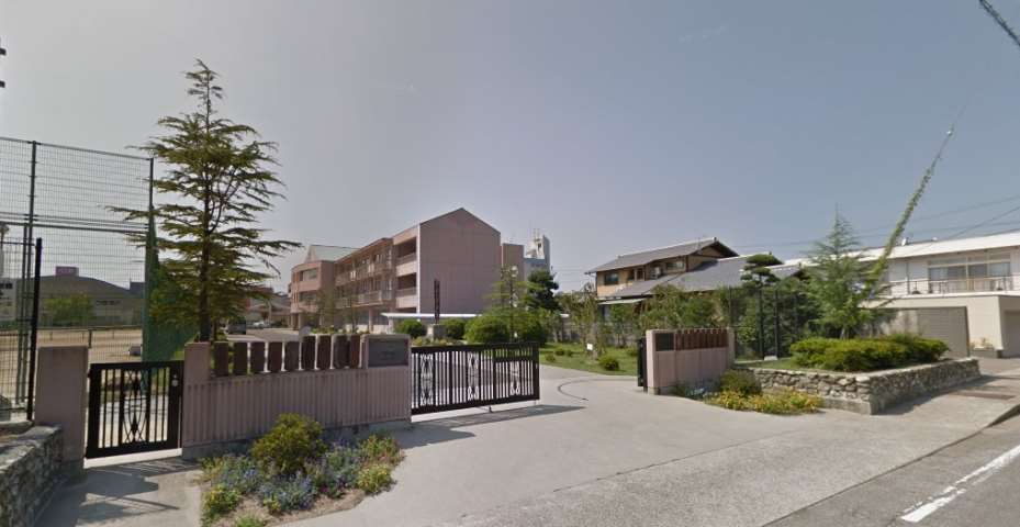 中学校　西中学校（中学校）まで581m