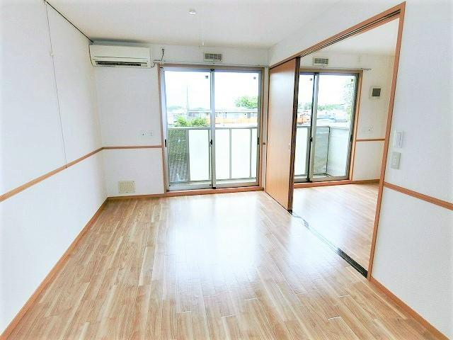 居室・リビング　写真は３号室のものです