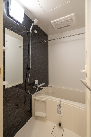 バス・シャワールーム　※別部屋参考写真
