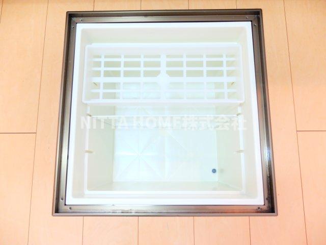 その他　食品の保存にも便利な床下収納です◎