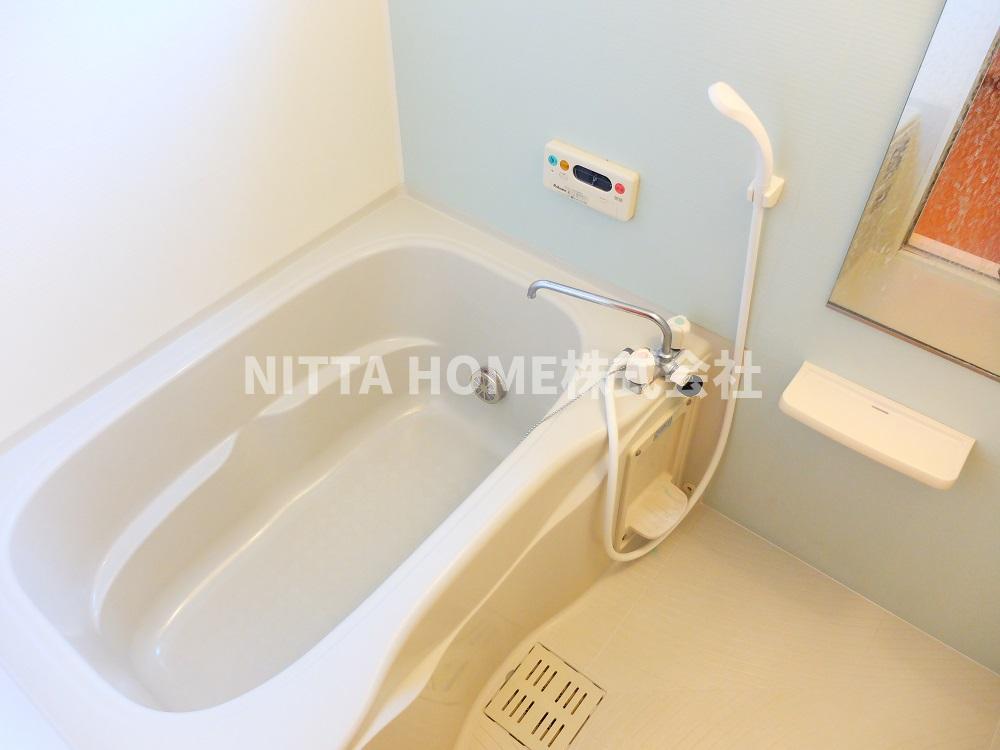 バス・シャワールーム　浴室乾燥機・追炊き機能を完備◎