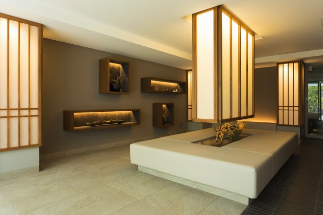 ロビー　ゆとりのあるエントランスです