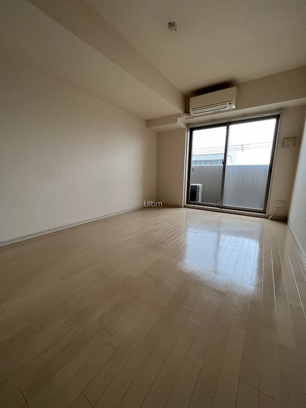 居室・リビング　全て違うお部屋（玄関以外ほぼ同じ間取り）の写真です