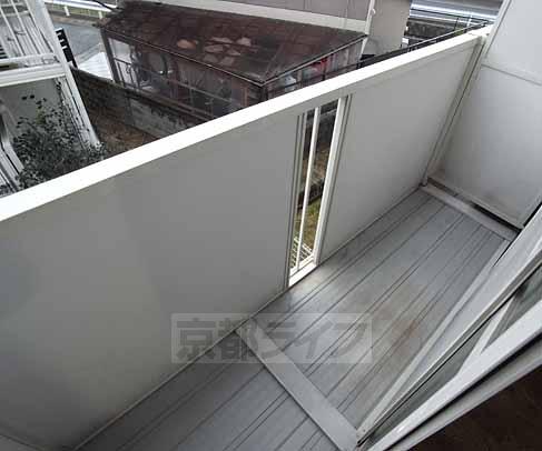 バルコニー　広々としたベランダです。