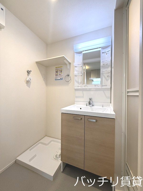 洗面設備　建築中の為　同型タイプ現状優先