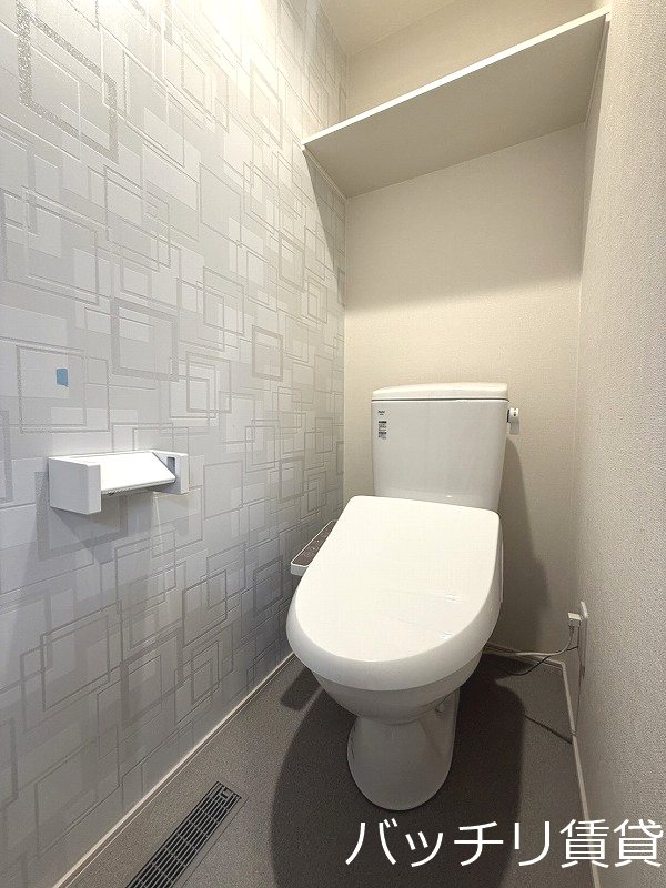 トイレ　建築中の為　同型タイプ現状優先