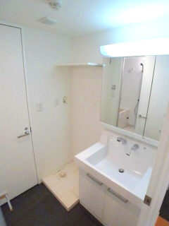 洗面設備　独立洗面台です