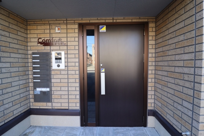 エントランス　宅配ボックス設置済み！