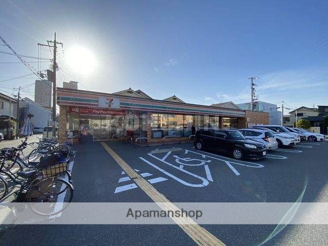 コンビニ　セブンイレブン（コンビニ）まで616m