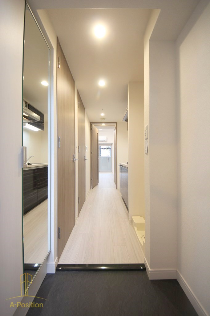 玄関　プレサンス天神橋筋六丁目ヴォワール