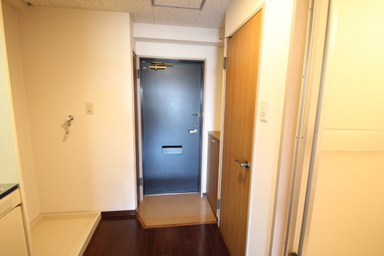 玄関　※別部屋の写真です