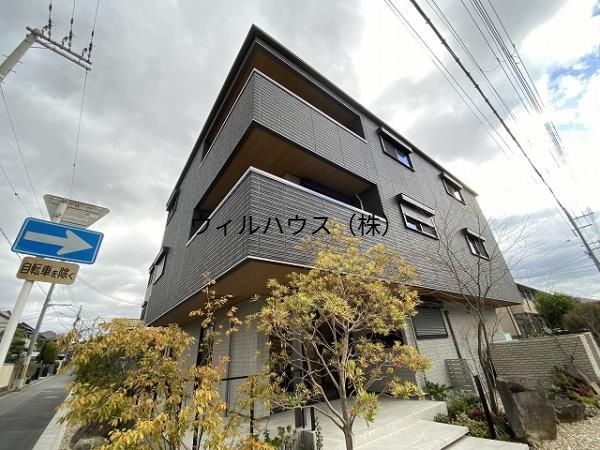 建物外観　建築中！