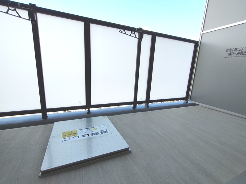 バルコニー　同物件別部屋写真