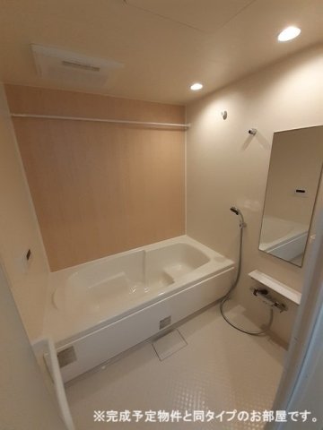 バス・シャワールーム　コンパクトで使いやすいお風呂です