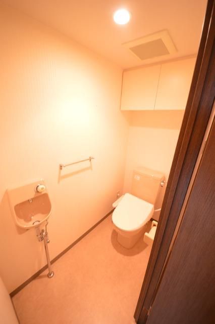 トイレ　コンパクトで使いやすいトイレです