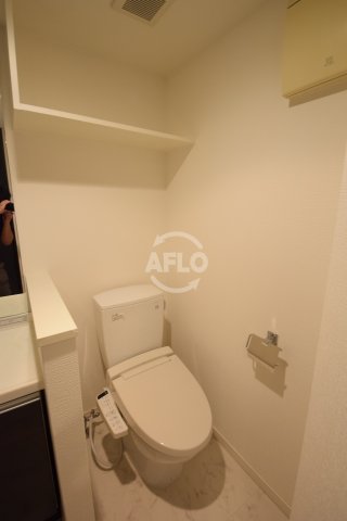 トイレ　カスタリア堺筋本町　温水洗浄便座