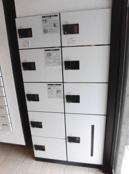 エントランス　宅配BOX完備