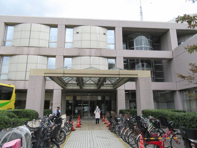 図書館　世田谷区立中央図書館（図書館）まで790m
