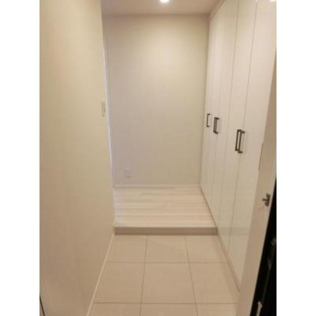 玄関　※写真は同タイプ住戸です。