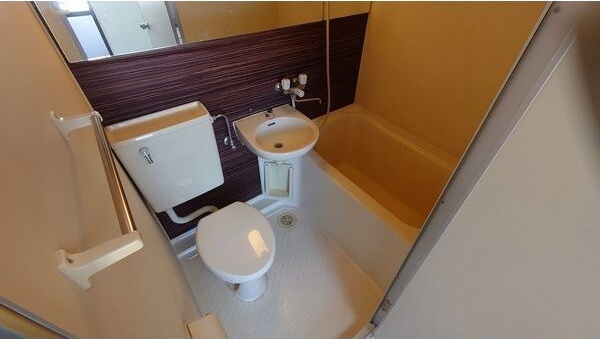 バス・シャワールーム　※別部屋写真