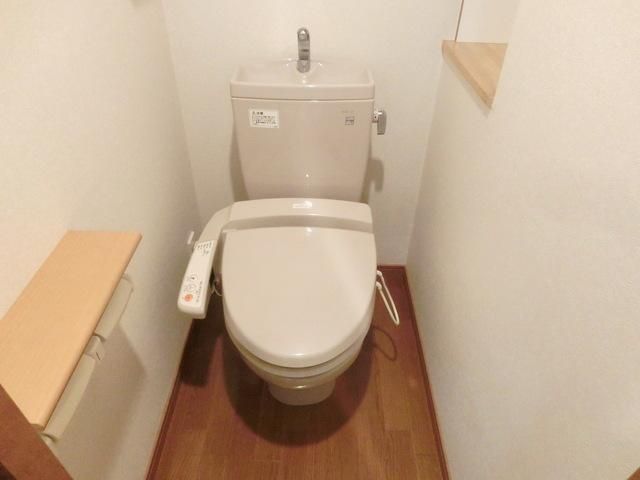 トイレ　洗浄便座付お手洗
